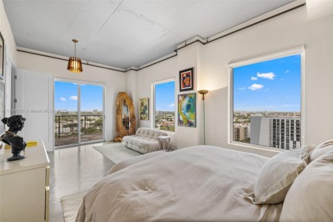 Condo in Miami, Florida, 2 bedrooms № 1936237 - photo 13