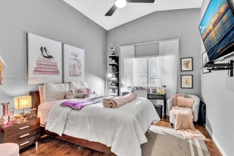 House in Sunrise, Florida 3 bedrooms, 131.09 sq.m. № 1682485 - photo 29
