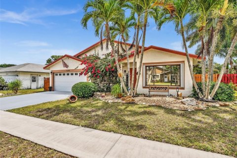 House in Sunrise, Florida 3 bedrooms, 131.09 sq.m. № 1682485 - photo 3