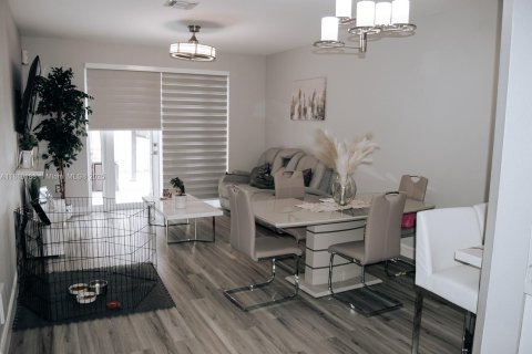 Adosado en venta en Homestead, Florida, 3 dormitorios, 128.02 m2 № 1797525 - foto 4