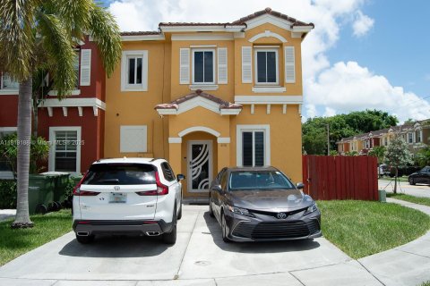Adosado en venta en Homestead, Florida, 3 dormitorios, 128.02 m2 № 1797525 - foto 1