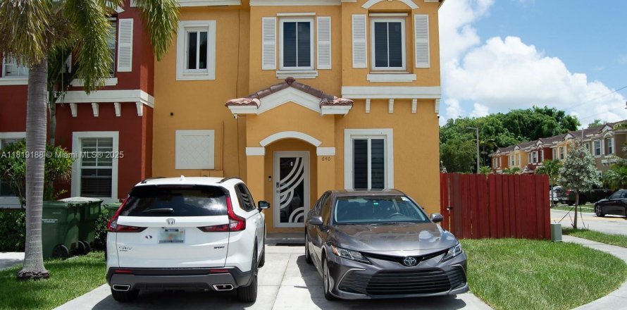 Adosado en Homestead, Florida 3 dormitorios, 128.02 m2 № 1797525