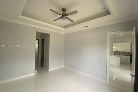 House in Cape Coral, Florida 4 bedrooms № 2032594 - photo 15