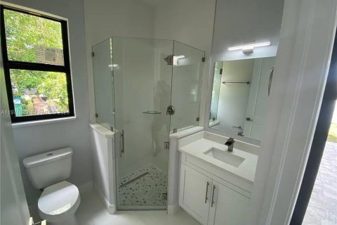 House in Cape Coral, Florida 4 bedrooms № 2032594 - photo 13