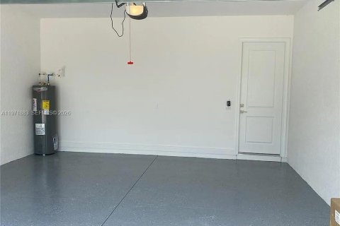 House in Cape Coral, Florida 4 bedrooms № 2032594 - photo 10