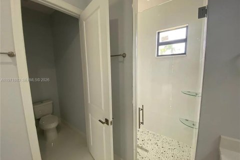 House in Cape Coral, Florida 4 bedrooms № 2032594 - photo 6