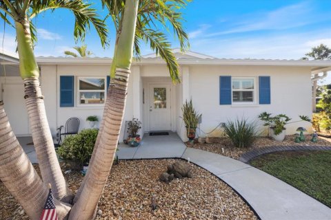 House in Nokomis, Florida 2 bedrooms, 112.78 sq.m. № 1793808 - photo 12