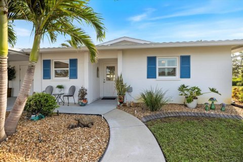 House in Nokomis, Florida 2 bedrooms, 112.78 sq.m. № 1793808 - photo 11