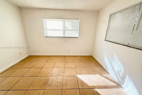 Copropriété à louer à Deerfield Beach, Floride: 2 chambres, 70.61 m2 № 1976842 - photo 9