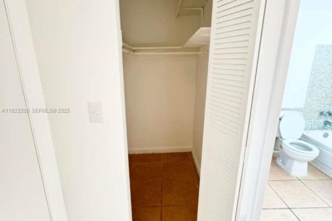 Copropriété à louer à Deerfield Beach, Floride: 2 chambres, 70.61 m2 № 1976842 - photo 10