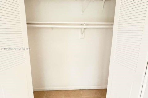 Copropriété à louer à Deerfield Beach, Floride: 2 chambres, 70.61 m2 № 1976842 - photo 15