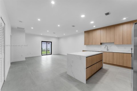 Townhouse in Miami, Florida 3 bedrooms, 212.1 sq.m. № 1925539 - photo 6