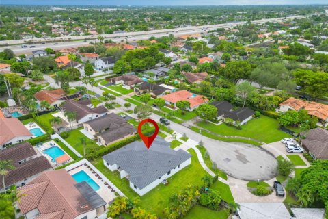 Townhouse in Miami, Florida 3 bedrooms, 212.1 sq.m. № 1925539 - photo 29