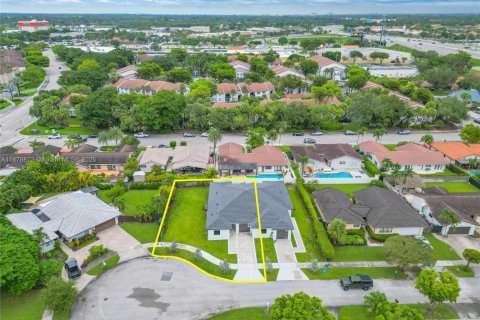 Townhouse in Miami, Florida 3 bedrooms, 212.1 sq.m. № 1925539 - photo 21