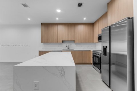 Townhouse in Miami, Florida 3 bedrooms, 212.1 sq.m. № 1925539 - photo 7