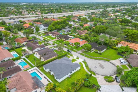 Townhouse in Miami, Florida 3 bedrooms, 212.1 sq.m. № 1925539 - photo 30