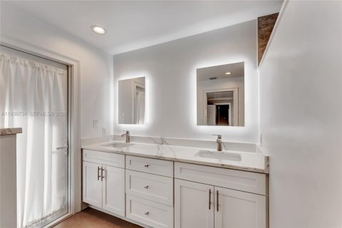 Villa ou maison à vendre à Coral Springs, Floride: 4 chambres, 228.45 m2 № 1995489 - photo 21