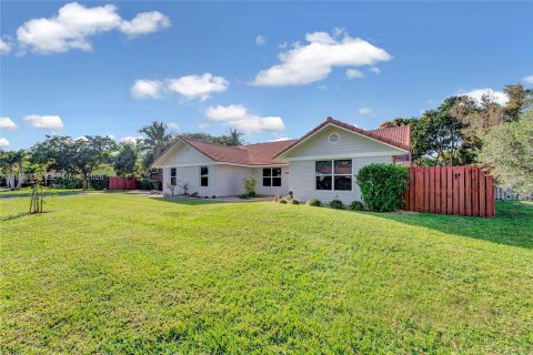 Villa ou maison à Coral Springs, Floride 4 chambres, 228.45 m2 № 1995489
