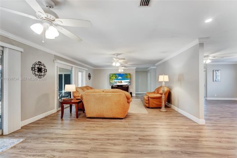 Villa ou maison à vendre à Coral Springs, Floride: 4 chambres, 228.45 m2 № 1995489 - photo 8