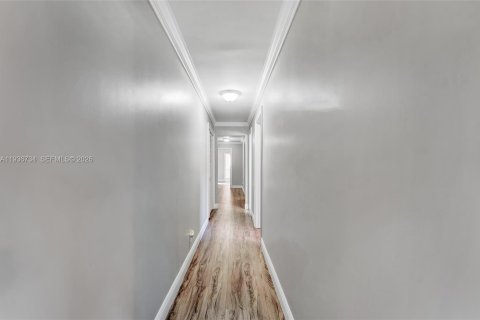 Villa ou maison à vendre à Coral Springs, Floride: 4 chambres, 228.45 m2 № 1995489 - photo 15