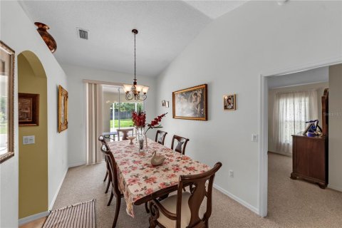 House in New Port Richey, Florida 4 bedrooms, 190.26 sq.m. № 2199945 - photo 16