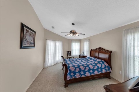 House in New Port Richey, Florida 4 bedrooms, 190.26 sq.m. № 2199945 - photo 21
