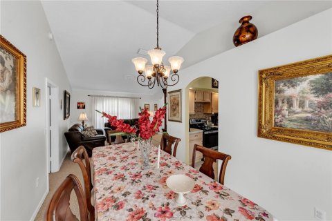 House in New Port Richey, Florida 4 bedrooms, 190.26 sq.m. № 2199945 - photo 17