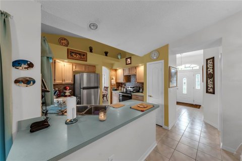 House in New Port Richey, Florida 4 bedrooms, 190.26 sq.m. № 2199945 - photo 20
