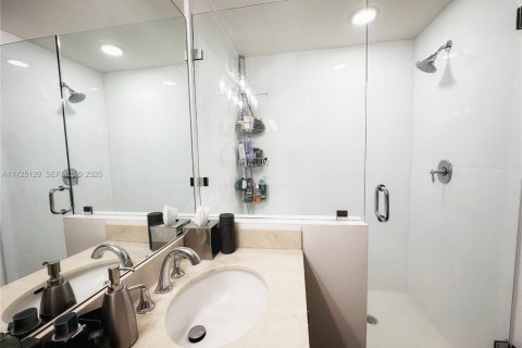 Condo in Coral Gables, Florida, 2 bedrooms  № 2091213 - photo 18