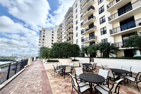 Condo in Coral Gables, Florida, 2 bedrooms  № 2091213 - photo 28