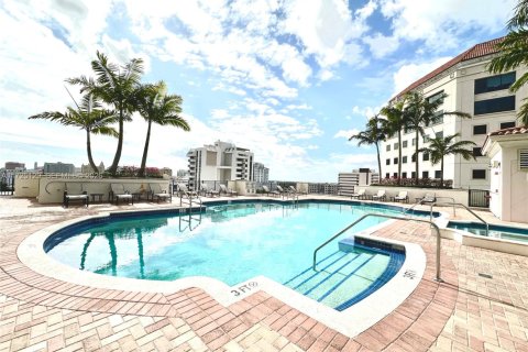 Condo in Coral Gables, Florida, 2 bedrooms  № 2091213 - photo 23
