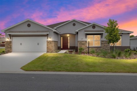 Casa en Ocala, Florida 3 dormitorios, 235.6 m2 № 2105586
