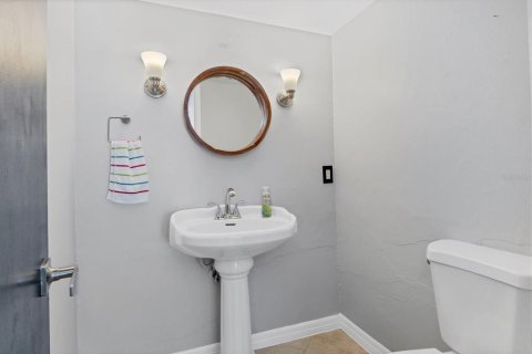 Купить кондоминиум в Сарасота, Флорида 9 комнат, 111.76м2, № 1902666 - фото 16