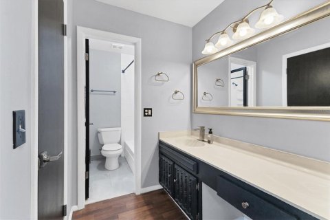 Купить кондоминиум в Сарасота, Флорида 9 комнат, 111.76м2, № 1902666 - фото 24