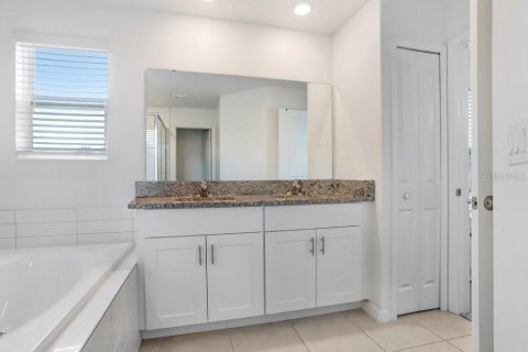 Villa ou maison à louer à Zephyrhills, Floride: 4 chambres, 192.59 m2 № 1886848 - photo 16