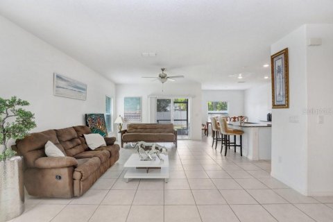 Villa ou maison à louer à Zephyrhills, Floride: 4 chambres, 192.59 m2 № 1886848 - photo 5