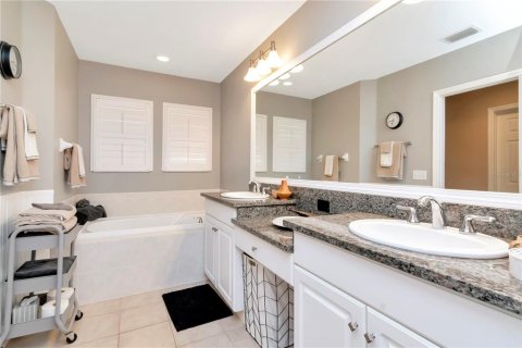Townhouse in Tampa, Florida 3 bedrooms, 218.13 sq.m. № 1734629 - photo 14