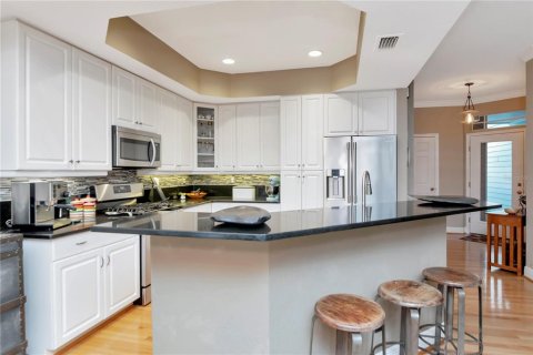 Townhouse in Tampa, Florida 3 bedrooms, 218.13 sq.m. № 1734629 - photo 4