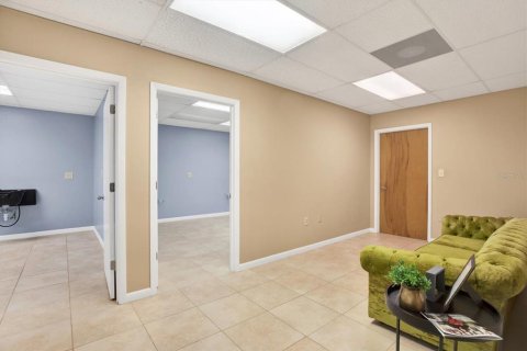 Propiedad comercial en venta en Tampa, Florida, 2820.51 m2 № 1572554 - foto 22