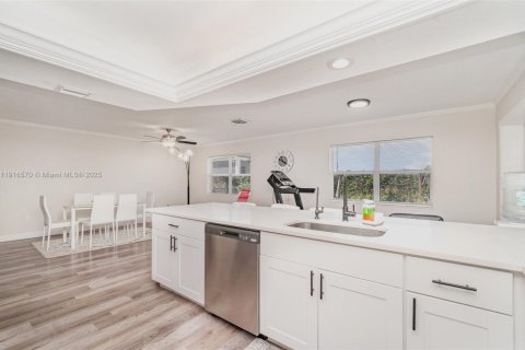 Casa en venta en North Port, Florida, 4 dormitorios, 159.42 m2 № 2054639 - foto 7