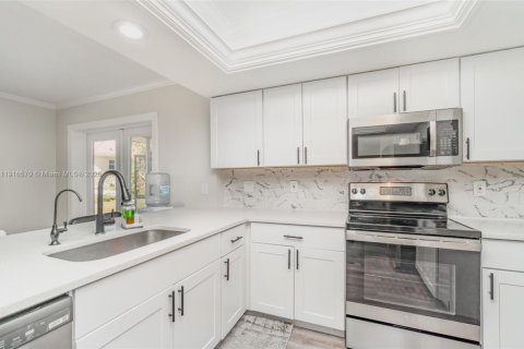 Casa en venta en North Port, Florida, 4 dormitorios, 159.42 m2 № 2054639 - foto 8