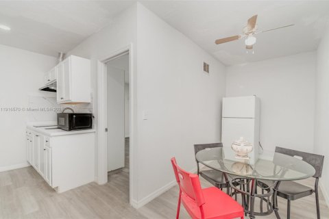 Casa en venta en North Port, Florida, 4 dormitorios, 159.42 m2 № 2054639 - foto 12