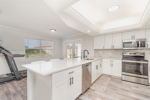 Casa en venta en North Port, Florida, 4 dormitorios, 159.42 m2 № 2054639 - foto 9