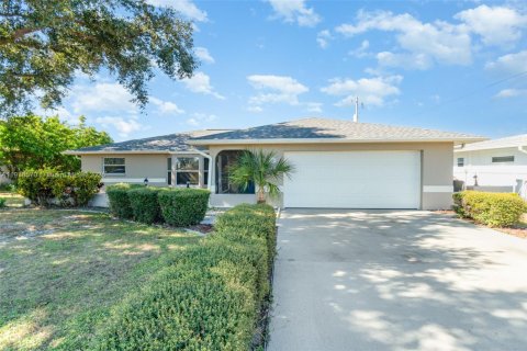 Casa en North Port, Florida 4 dormitorios, 159.42 m2 № 2054639