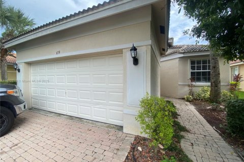 Villa ou maison à louer à Port St. Lucie, Floride: 3 chambres, 151.34 m2 № 1936902 - photo 1