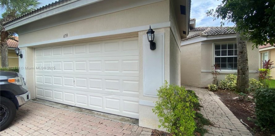 House in Port St. Lucie, Florida 3 bedrooms, 151.34 sq.m. № 1936902