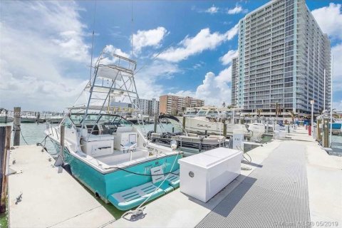 Condominio en venta en North Bay Village, Florida, 2 dormitorios, 98.57 m2 № 1871892 - foto 9