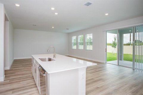 Casa en venta en San Antonio, Florida, 5 dormitorios, 281.03 m2 № 1791701 - foto 5
