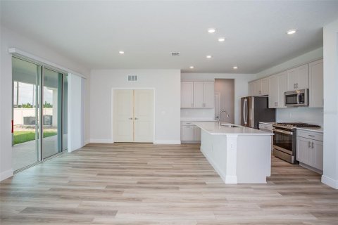 Casa en venta en San Antonio, Florida, 5 dormitorios, 281.03 m2 № 1791701 - foto 7