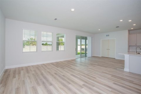 Casa en venta en San Antonio, Florida, 5 dormitorios, 281.03 m2 № 1791701 - foto 11
